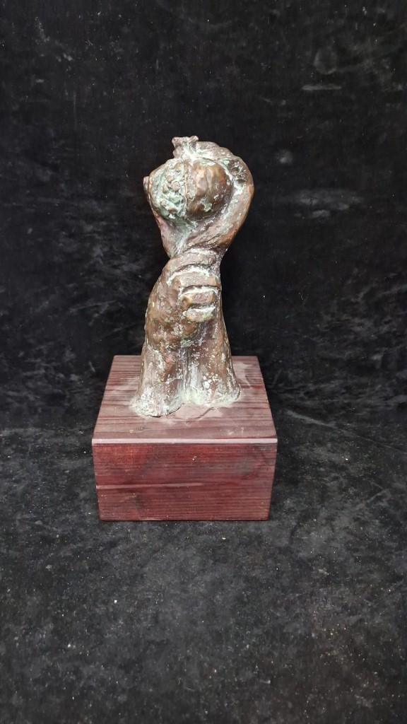 Scultura Mani Melograno